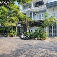 Bán biệt thự ven sông kề Gigamall Phạm Văn Đồng, Thủ Đức: 129m2, 3 tầng, 6PN, 16.5 tỷ - Sổ hồng,