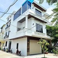 Bán nhà phân lô 15 Khúc Thừa Dụ - đường 15m - lô góc 2 mặt - Giá 4.38 tỉ