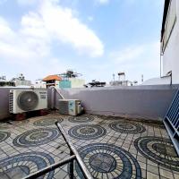 HẺM 4M, Ô TÔ LÝ THUYẾT, 30M2 , 3 TẦNG CÓ SÂN THƯỢNG MỚI ĐẸP, LẠC LONG QUÂN TÂN BÌNH GẦN QUẬN 10,