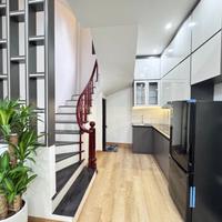 Bán nhà Kim Giang, Hoàng Mai, gần phố, full nội thất, 32m2, 8.6 tỷ(CTL)