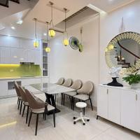 Nhà đẹp phố Ngọc Lâm  DT 35m xây 5 tầng  Ô tô cách vài bước  Hơn 9 tỷ tí ti