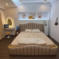 Nhà đẹp phố Ngọc Lâm  DT 35m xây 5 tầng  Ô tô cách vài bước  Hơn 9 tỷ tí ti