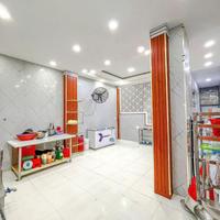 NHÀ 1 TRỆT 5 LẦU MẶT TIỀN HÀ HUY GIÁP – THIẾT KẾ SẴN CHO THUÊ