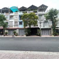 Nhà mặt tiền xe hơi 4 tầng gần chợ Phú Lợi 2 ngang 5m Hoàn công đủ- 0931172218