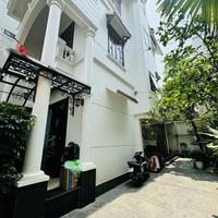 biệt thự sân vườn Ngọc Thuỵ, 200m x 4 tầng, mặt tiền 12.5m, 3 thoáng, ngõ thông, ôtô để trong sân