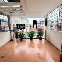 dương quảng hàm 45m x6 tầng 15,8 tỷ lô góc,ô tô đỗ cửa,ngõ thông