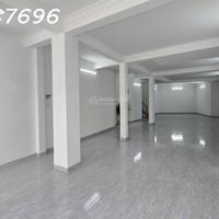 Cho thuê/Bán tòa nhà 3 tầng mặt tiền lô góc Nha Trang – Mặt bằng kinh doanh đa năng