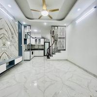 Bán nhà Việt Hưng 30m 5 tầng full nội thất nhỉnh 6 tỷ