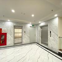 Cho Thuê Tòa Văn Phòng 9 Tầng MP Hoàng Ngân. DT 210m2.MT 12.15m.Vị Trí Lô Góc. Giá 400tr/th