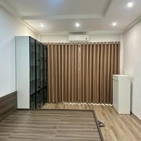 phố ngọc hà DT 48m x 5 tầng 18 tỷ.ô tô đỗ cửa,dân xây mới,ngõ thông