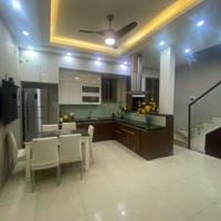 Cho Công ty hoặc gia đình thuê làm văn phòng hoặc ở dài hạn tại Chùa Bộc