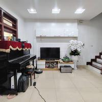 bán nhà Nguyễn Văn Cừ. 43m x 6tầng, MT 5.6m, 4 ngủ khép kín, 7 chỗ vào nhà