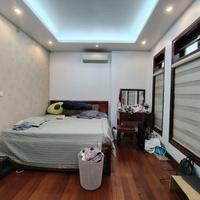 bán nhà Nguyễn Văn Cừ. 43m x 6tầng, MT 5.6m, 4 ngủ khép kín, 7 chỗ vào nhà