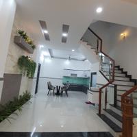 Bán nhà góc hai mặt tiền đường 11 Trường Thọ Thủ Đức TPHCM,LH 0909428959