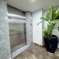 BÁN NHÀ 5 TẦNG THANG MÁY - XE HƠI NGỦ TRONG NHÀ Đ.BÊN VÂN ĐỒN, Q4 - NGANG HIẾM 5M NỞ HẬU 6,6M *