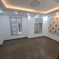 Nhà Tứ Hiệp “nhỏ mà có võ” – 5 tầng, 4 phòng ngủ, giếng trời cực thoáng, ở sướng trong tầm tài