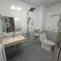 Nhà Tứ Hiệp “nhỏ mà có võ” – 5 tầng, 4 phòng ngủ, giếng trời cực thoáng, ở sướng trong tầm tài