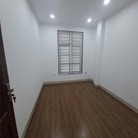 Nhà Tứ Hiệp “nhỏ mà có võ” – 5 tầng, 4 phòng ngủ, giếng trời cực thoáng, ở sướng trong tầm tài