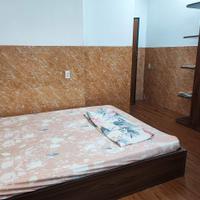 Cho thuê mặt bằng Nguyên Hồng, 4x15m, có phòng ở lại, 7tr