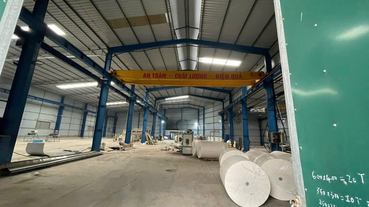 CHO THUÊ 900m2  KHO, XƯỞNG TẠI TÂN MINH. SÓC SƠN. Xe Container vào tận cửa