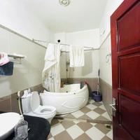 bán nhà mặt phố Lê đại hành - 4 tầng và giá 10,x tỷ, còn mới kinh daonh và ở tốt, gần ngã 4 lê quý