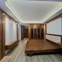 BÁN NHÀ PHÂN LÔ TRẦN QUỐC HOÀN – CẦU GIẤY – Ô TÔ VÀO NHÀ – THANG MÁY FULL  NỘI THẤT MỚI